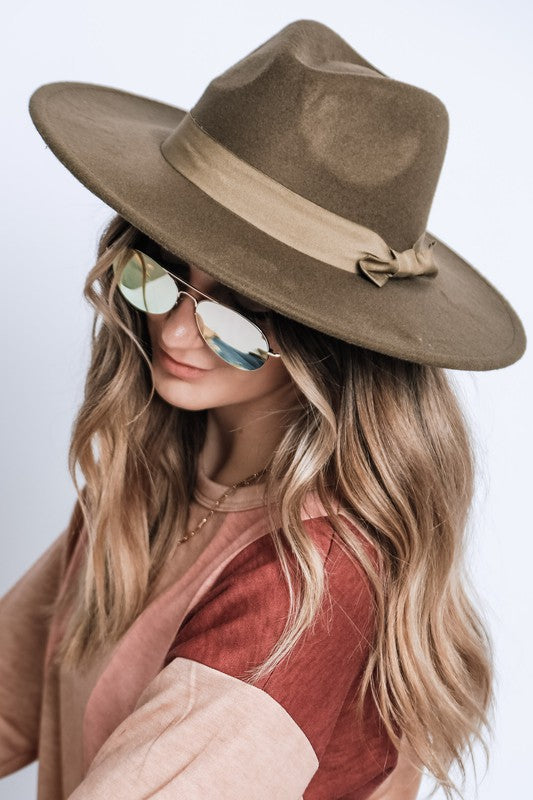 WIDE BRIM RIBBON FEDROA HAT